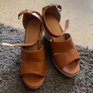 Brown wedges
